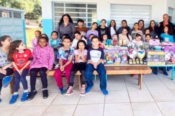 Foto - Projeto Balão Mágico recebem novos brinquedos