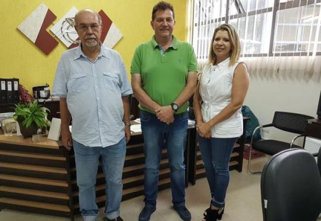 Prefeito de Sagres consegue massa asfáltica para recuperação de vicinal até Osvaldo Cruz